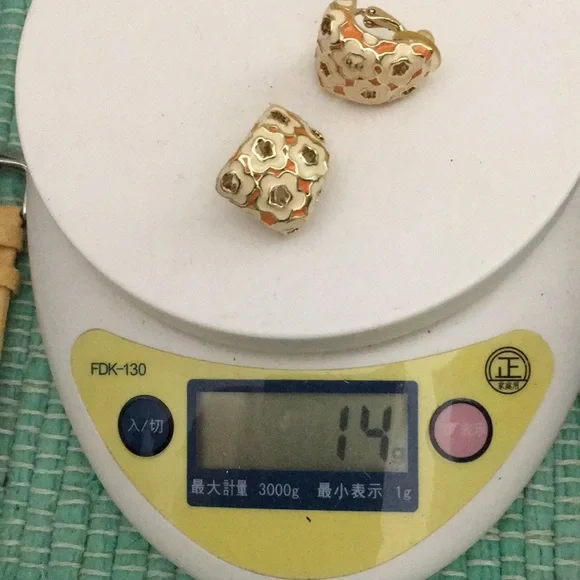 🖤ST.JOHN RARE clip on earrings